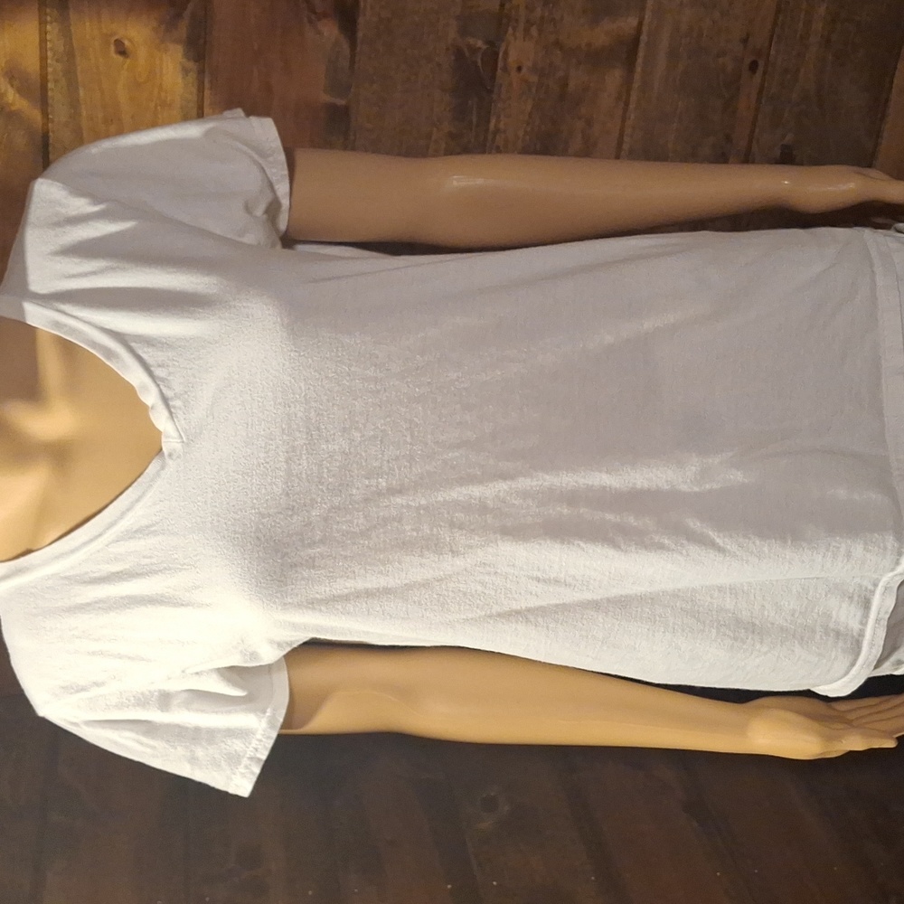FREE George v-neck tee size small